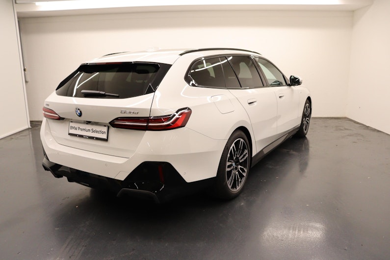 Vehicle image BMW 5 SERIES