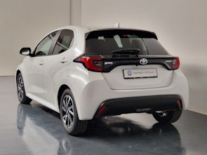 Vehicle image TOYOTA Yaris 1.5 VVT-i HSD Trend