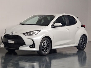 Vehicle image TOYOTA Yaris 1.5 VVT-i HSD Trend