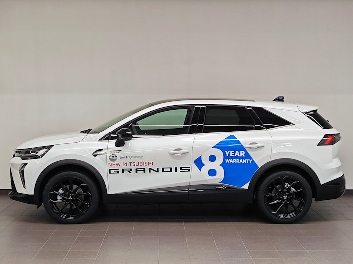 Vehicle image MITSUBISHI GRANDIS