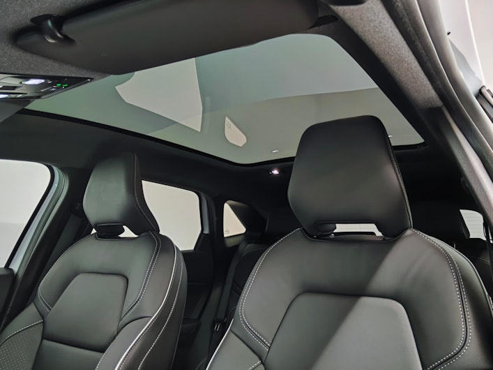 Vehicle image MITSUBISHI GRANDIS