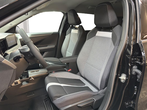 Vehicle image 7 Vehicle image 7