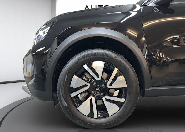 Vehicle image 14 Vehicle image 14