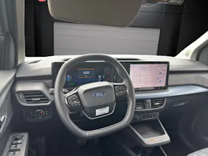 Ford Tourneo Courier TITANIUM