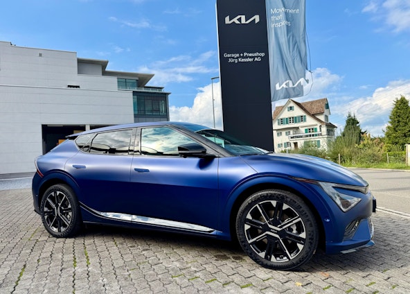 First vehicle image First vehicle image