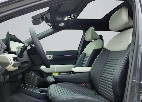 Vehicle image 2 Vehicle image 2