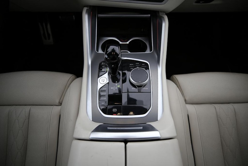 Vehicle image BMW X6