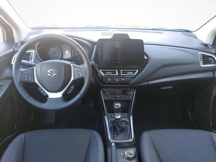 Fahrzeugbild SUZUKI S-CROSS