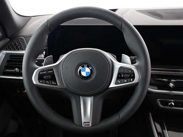 Vehicle image BMW X5