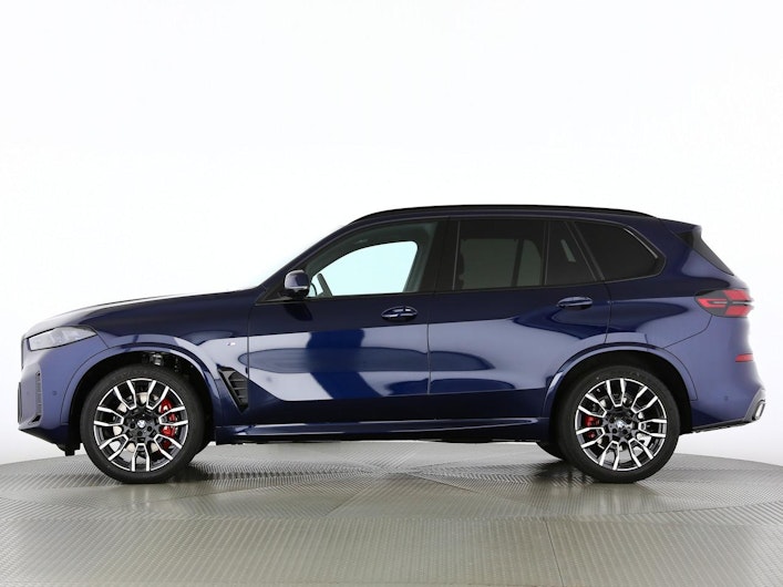 Vehicle image BMW X5