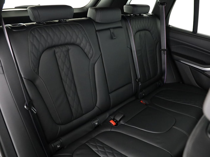 Vehicle image BMW X5