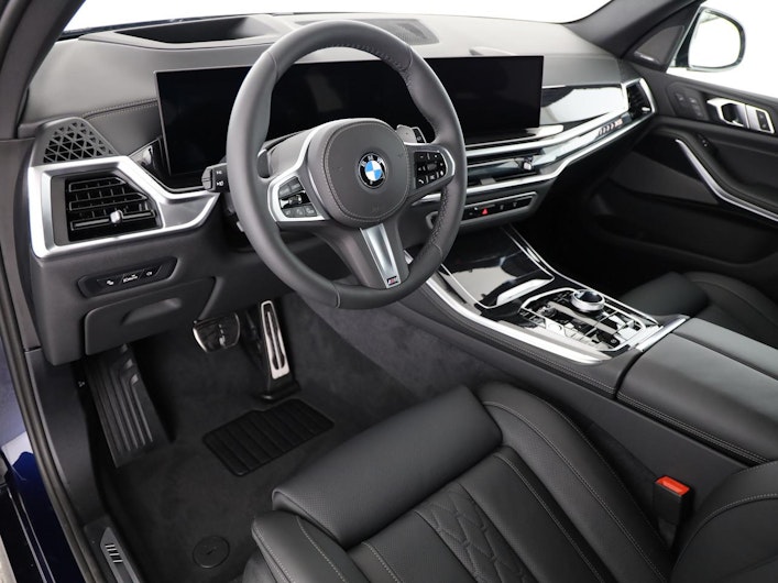 Vehicle image BMW X5