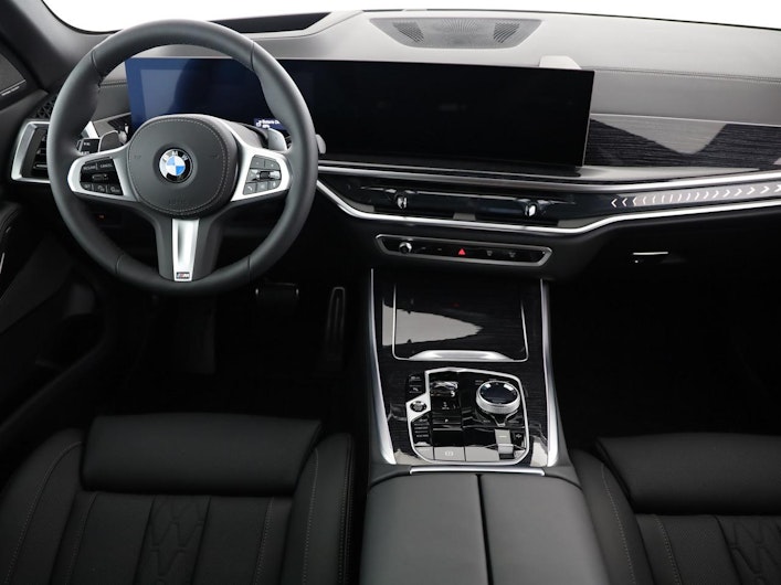 Vehicle image BMW X5