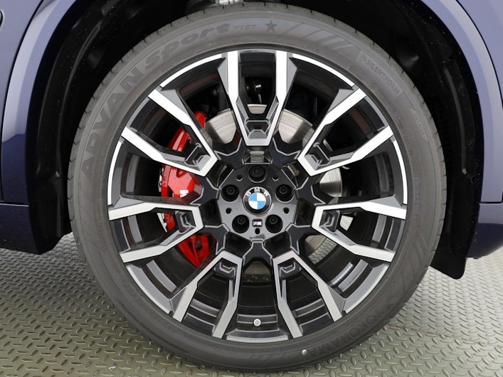 Vehicle image BMW X5