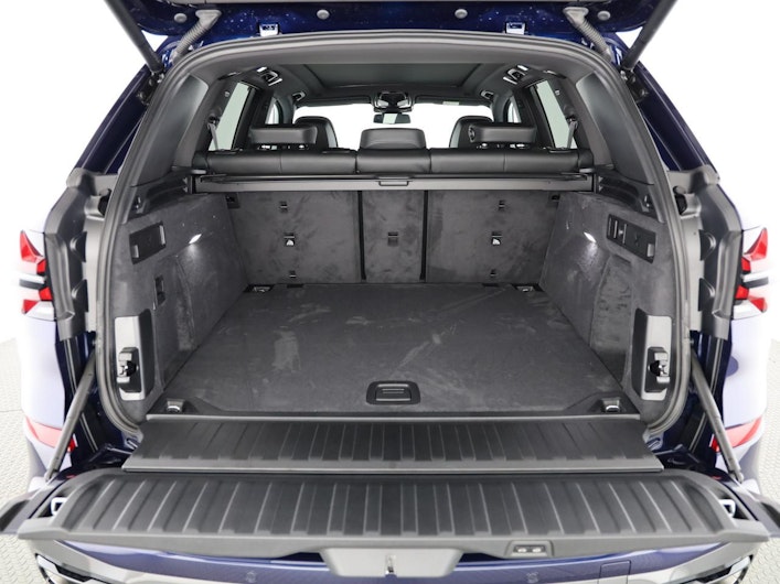 Vehicle image BMW X5