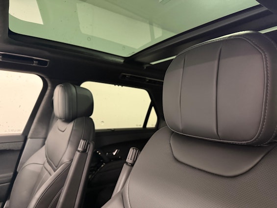 Vehicle image 9 Vehicle image 9