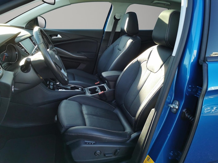 Vehicle image OPEL GRANDLAND X