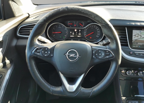 Vehicle image 4 Vehicle image 4