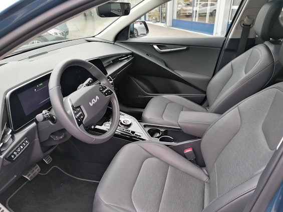 Vehicle image 6 Vehicle image 6