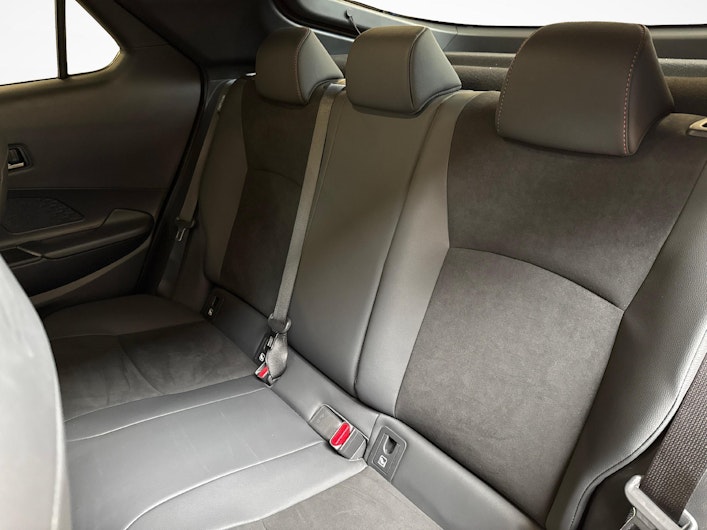 Vehicle image TOYOTA C-HR