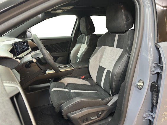 Vehicle image 7 Vehicle image 7