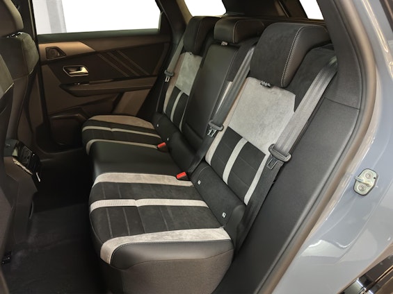 Vehicle image 8 Vehicle image 8