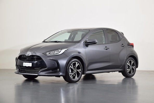 First vehicle image