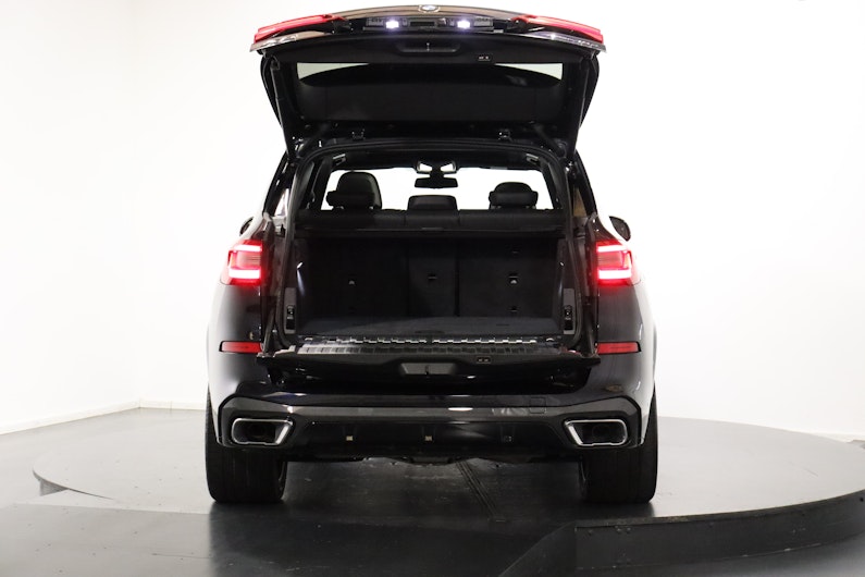 Vehicle image BMW X5