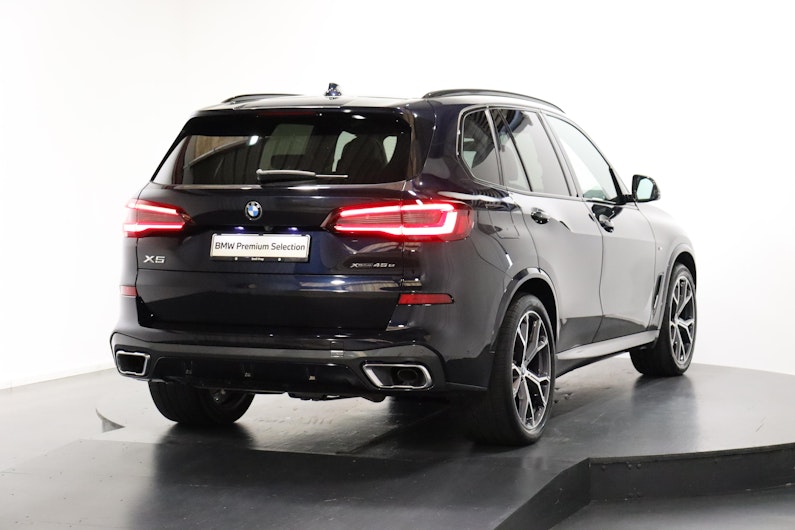 Vehicle image BMW X5