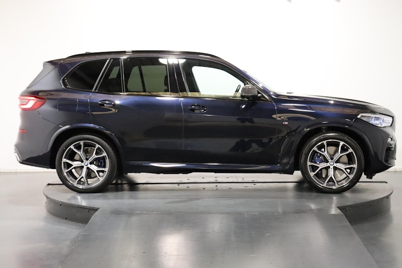 Vehicle image BMW X5
