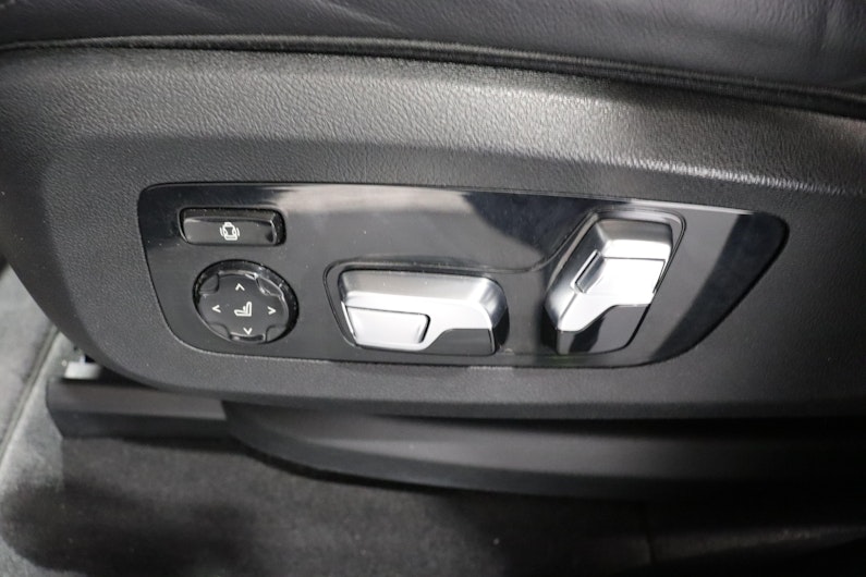 Vehicle image BMW X5