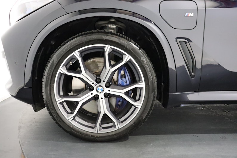 Vehicle image BMW X5