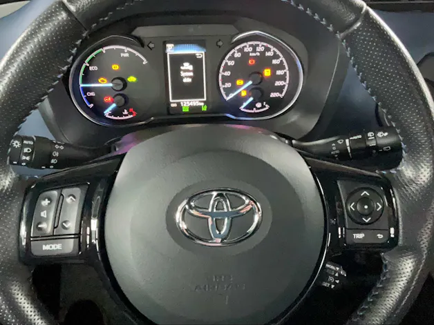 Toyota Yaris 1.5 VVT-i HSD Style