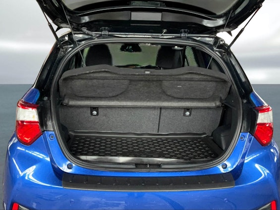 Vehicle image 14 Vehicle image 14