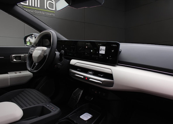 Vehicle image 8 Vehicle image 8