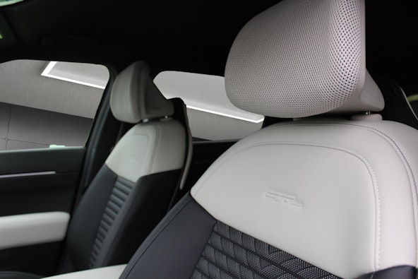 Vehicle image 9 Vehicle image 9