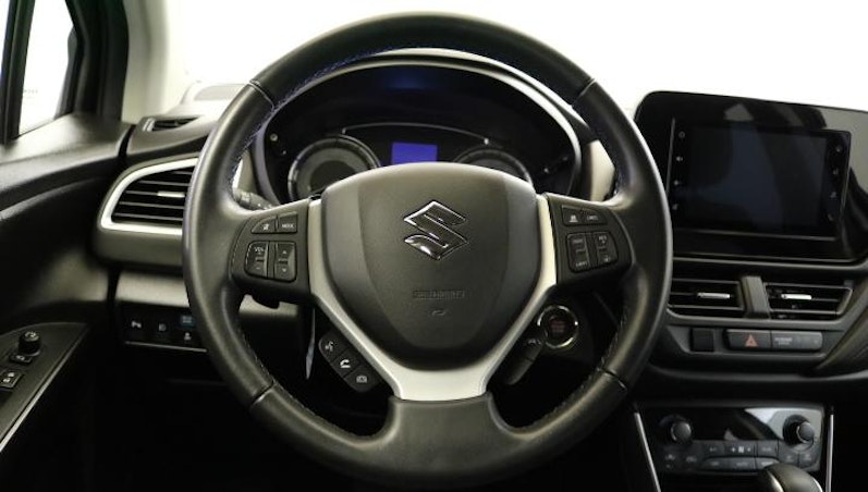 Vehicle image SUZUKI S-CROSS