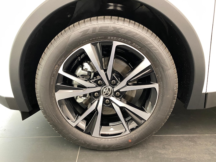 image du véhicule TOYOTA C-HR