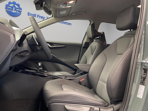 Vehicle image 5 Vehicle image 5