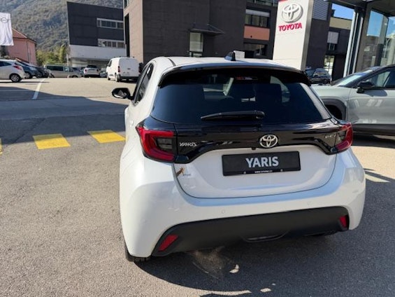 Vehicle image 7