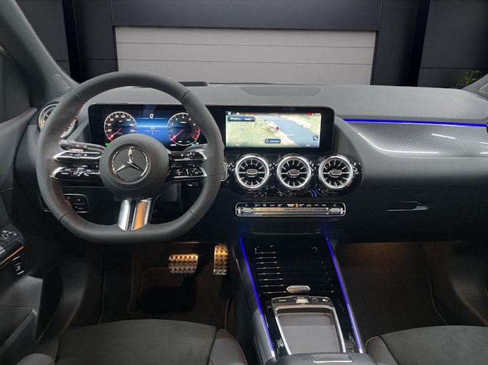 Vehicle image MERCEDES-BENZ B 220