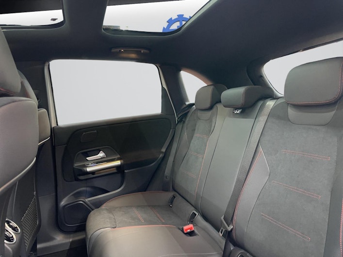 Vehicle image MERCEDES-BENZ B 220