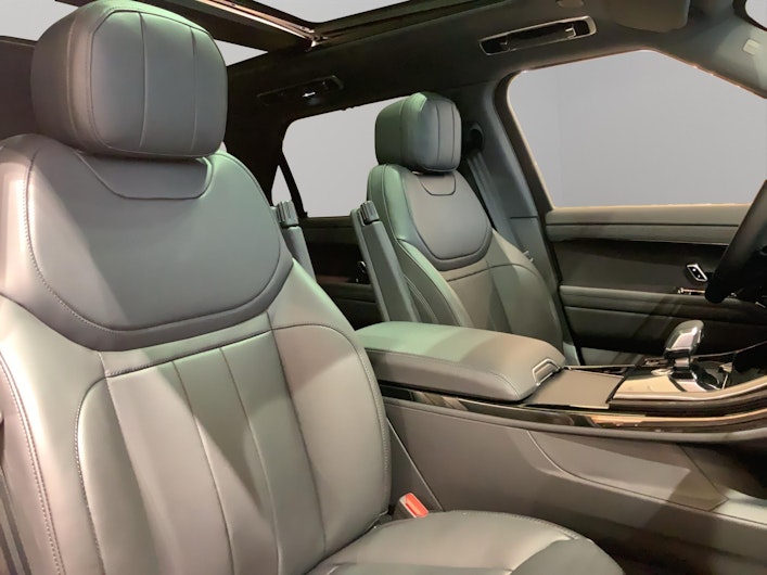 Vehicle image LAND ROVER RANGE ROVER SPORT