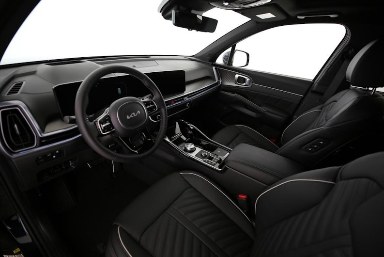 Vehicle image KIA SORENTO