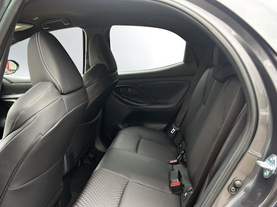 Vehicle image 9 Vehicle image 9