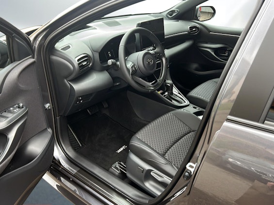 Vehicle image 6 Vehicle image 6