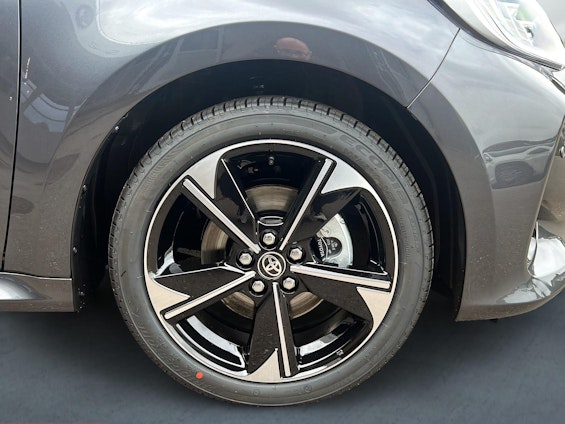 Vehicle image 10 Vehicle image 10