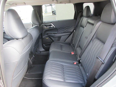 MITSUBISHI OUTLANDER 10