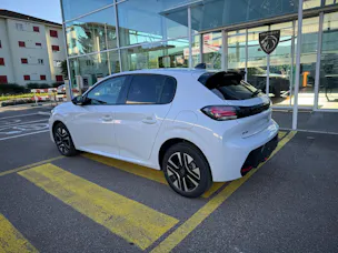Peugeot 208 1.2 Hybrid Allure Premium
