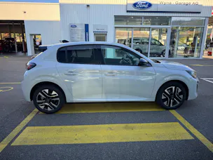 Peugeot 208 1.2 Hybrid Allure Premium